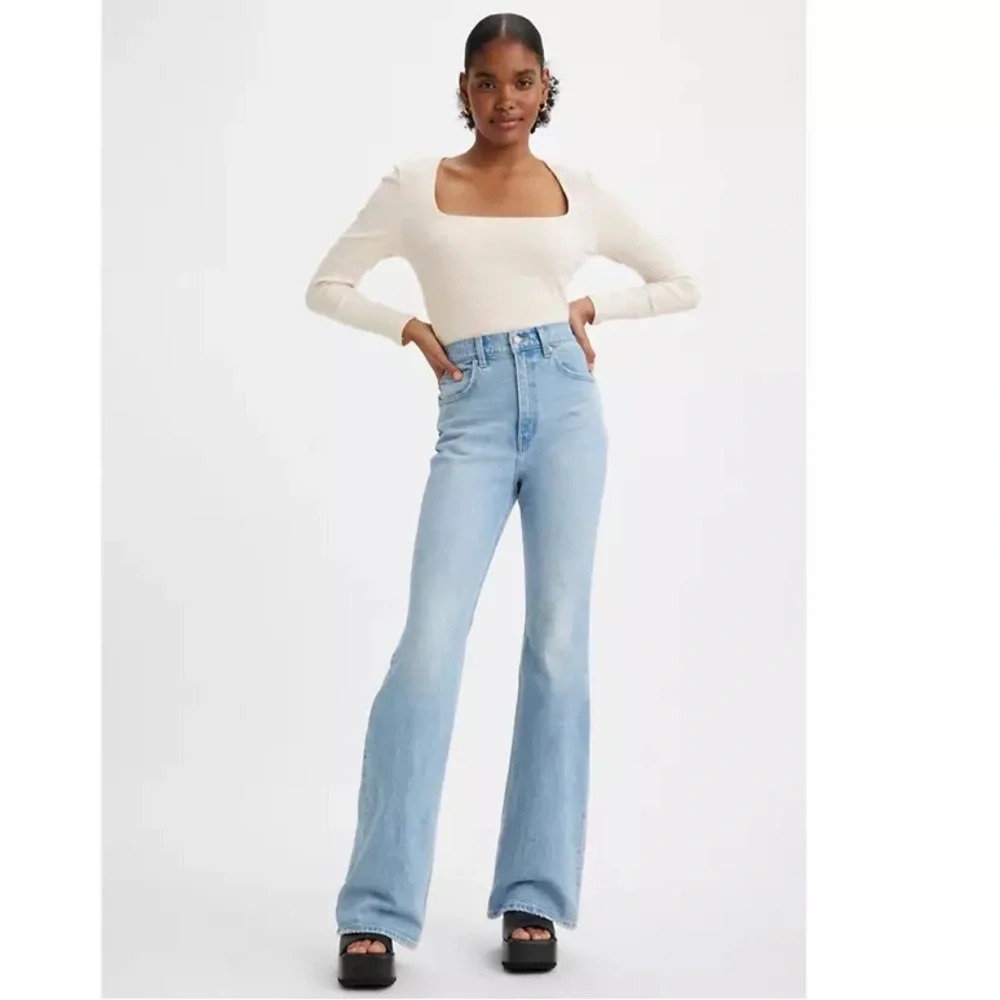 Levi's 70's High Rise Flare Jeans Light Wash  32